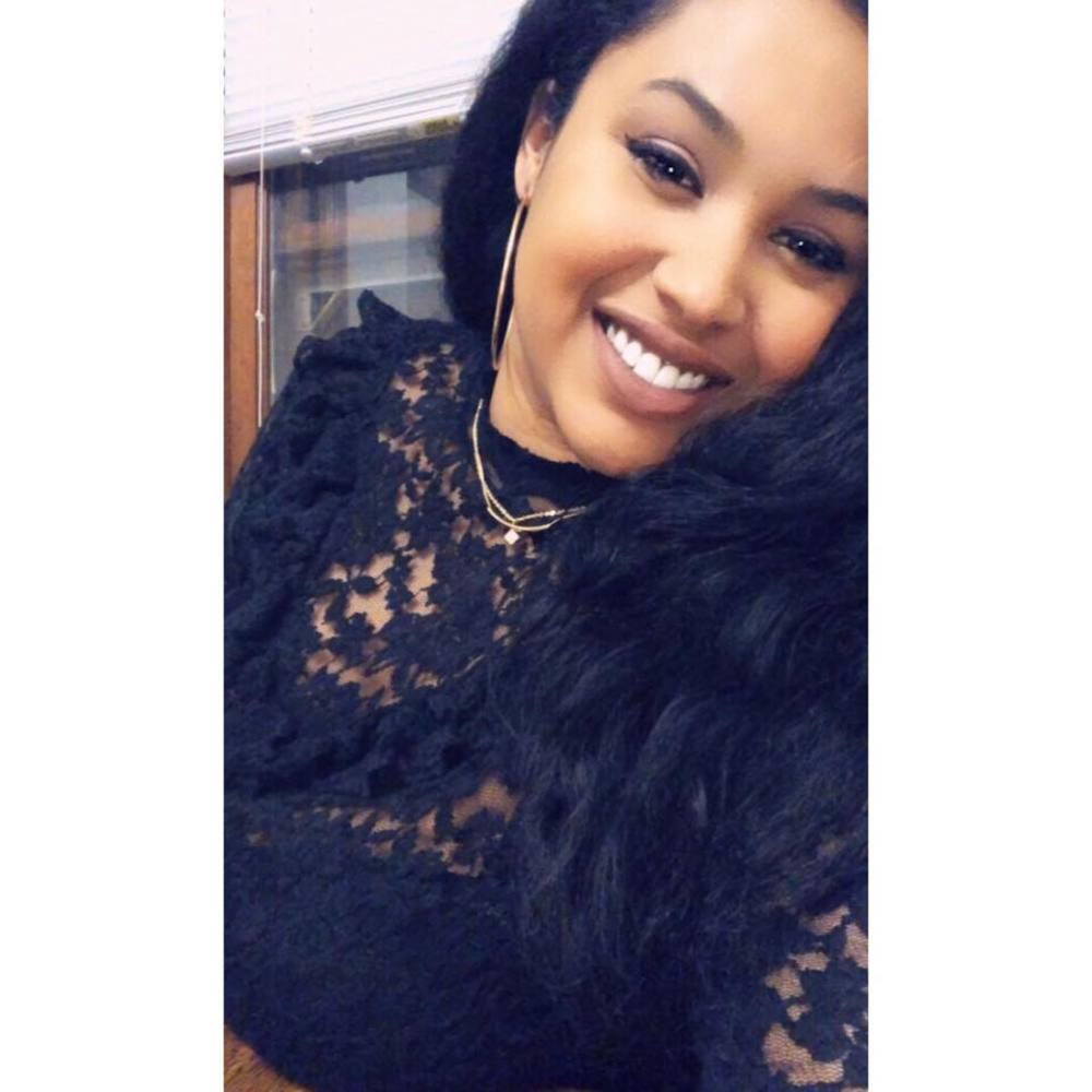 Meet your Posher, Mia